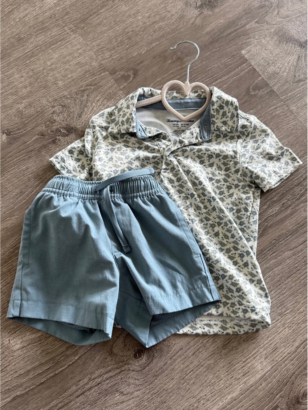 Tommy Bahama floral short sleeve shirt and blue shorts set 24M